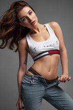 Flirt Escort Model Angie in DRESDEN mediation for Erotic Photos - Directory